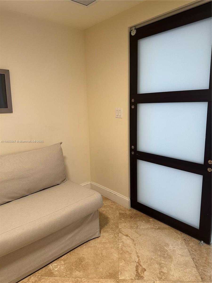 Small Image of 1800 SOUTH OCEAN DR #2707, Hallandale Beach Number 36