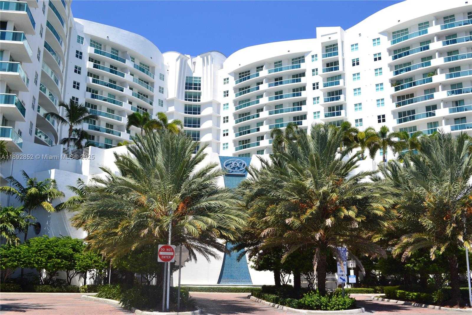 Small Image of 7900 HARBOR ISLAND DR #822, North Bay Village Number 11