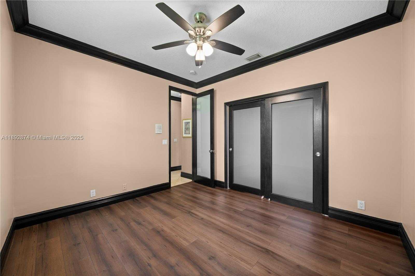 Small Image of 14130 SOUTH WEST 33RD CT, Davie Number 13