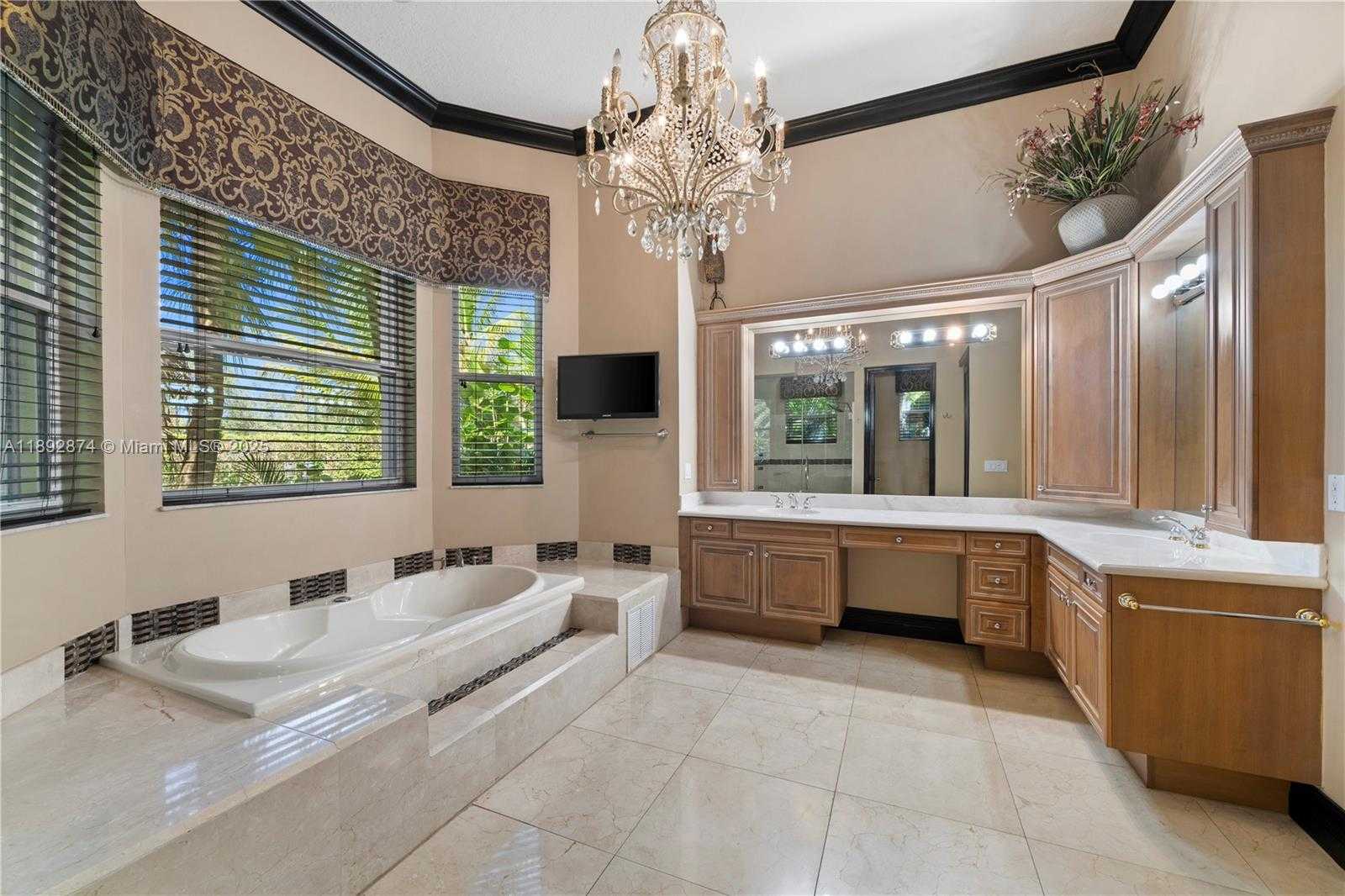 Small Image of 14130 SOUTH WEST 33RD CT, Davie Number 18