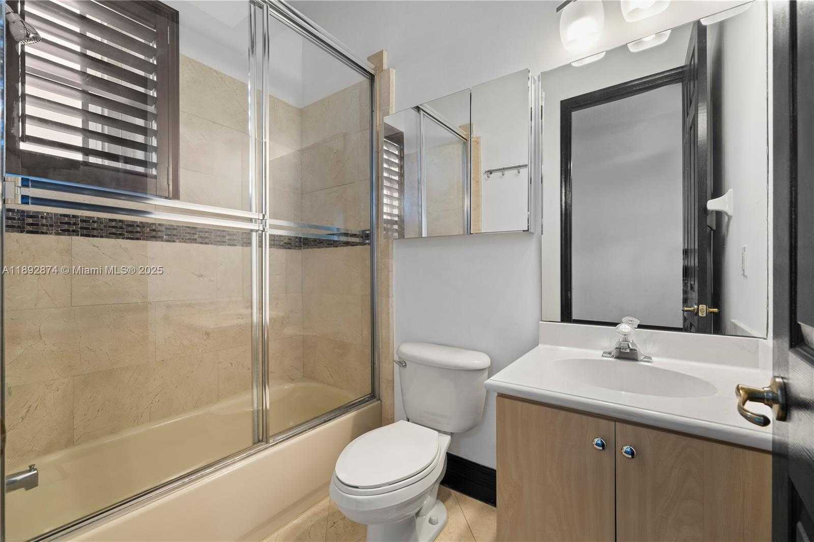 Small Image of 14130 SOUTH WEST 33RD CT, Davie Number 27