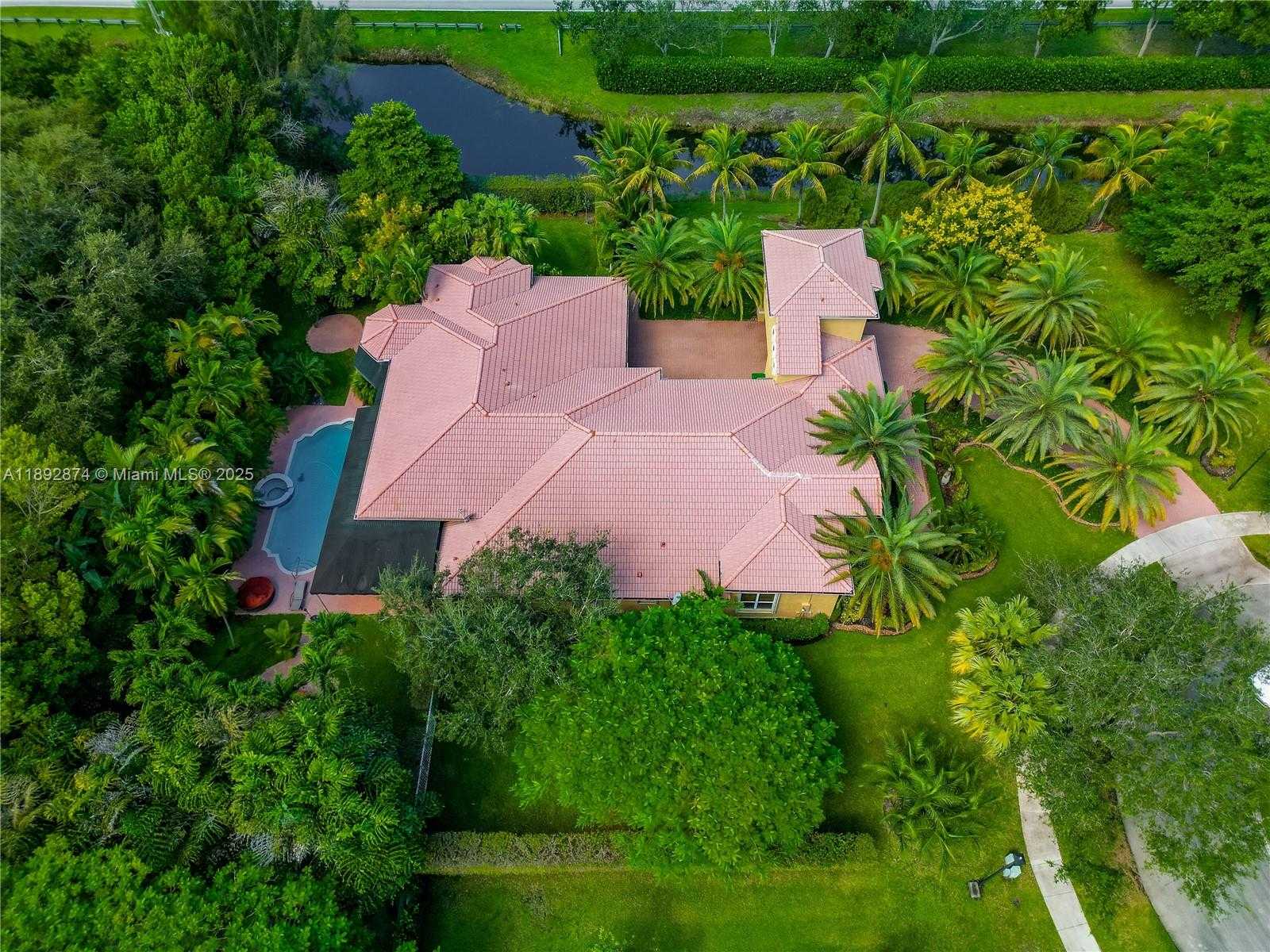 Small Image of 14130 SOUTH WEST 33RD CT, Davie Number 35