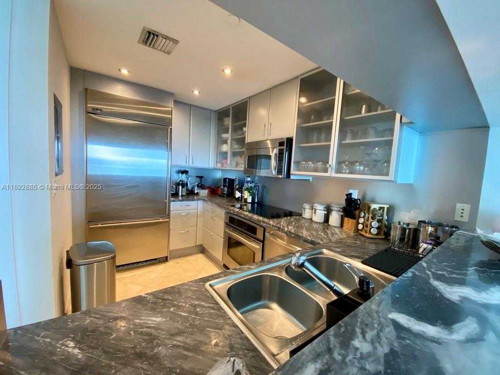 Small Image of 540 WEST AVE #2011, Miami Beach Number 13