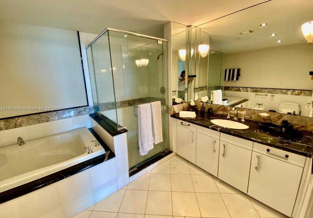 Small Image of 540 WEST AVE #2011, Miami Beach Number 18