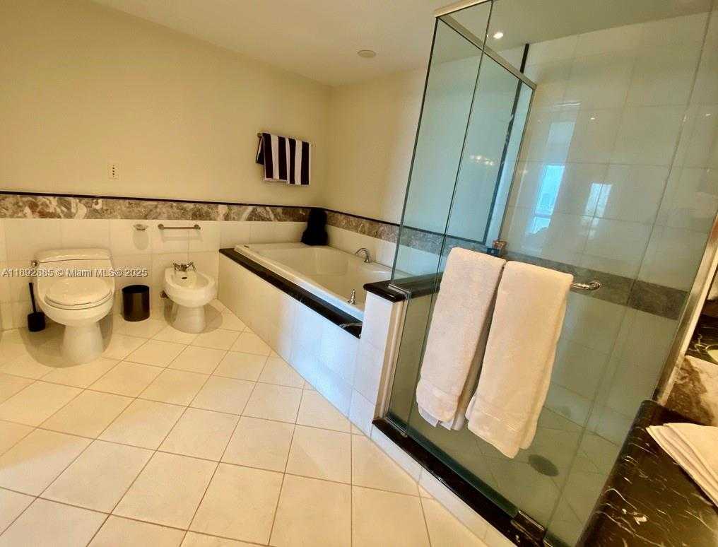 Small Image of 540 WEST AVE #2011, Miami Beach Number 20