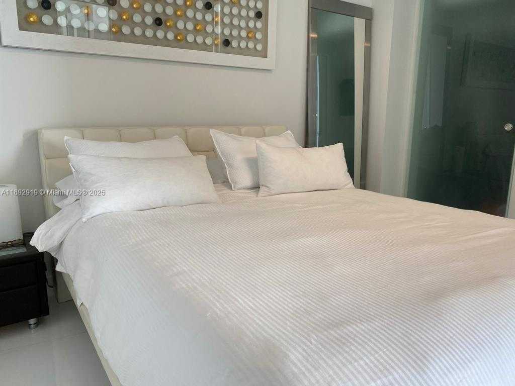 Small Image of 18201 COLLINS AVE #3306, Sunny Isles Beach Number 3