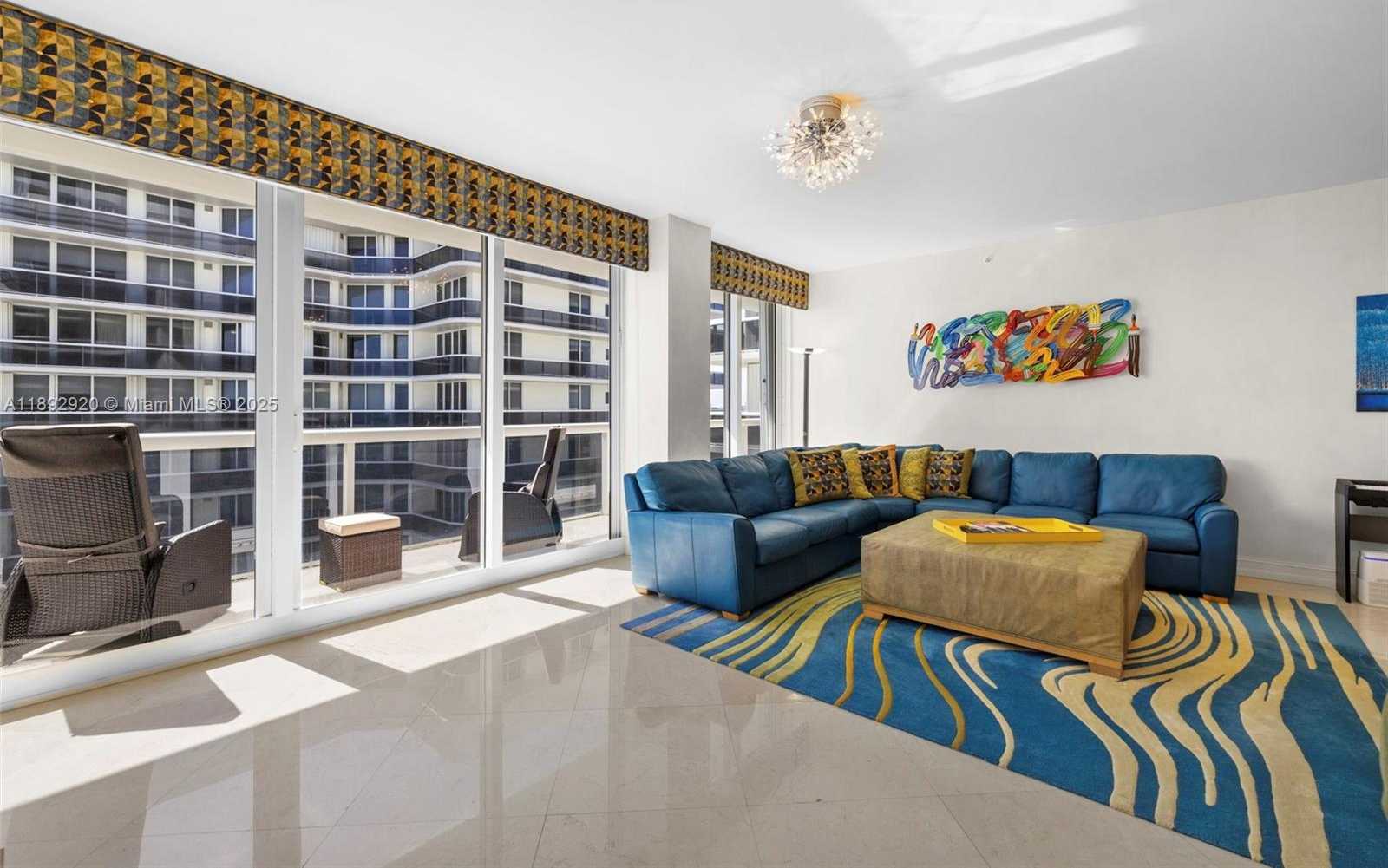 Small Image of Surfside Number 12