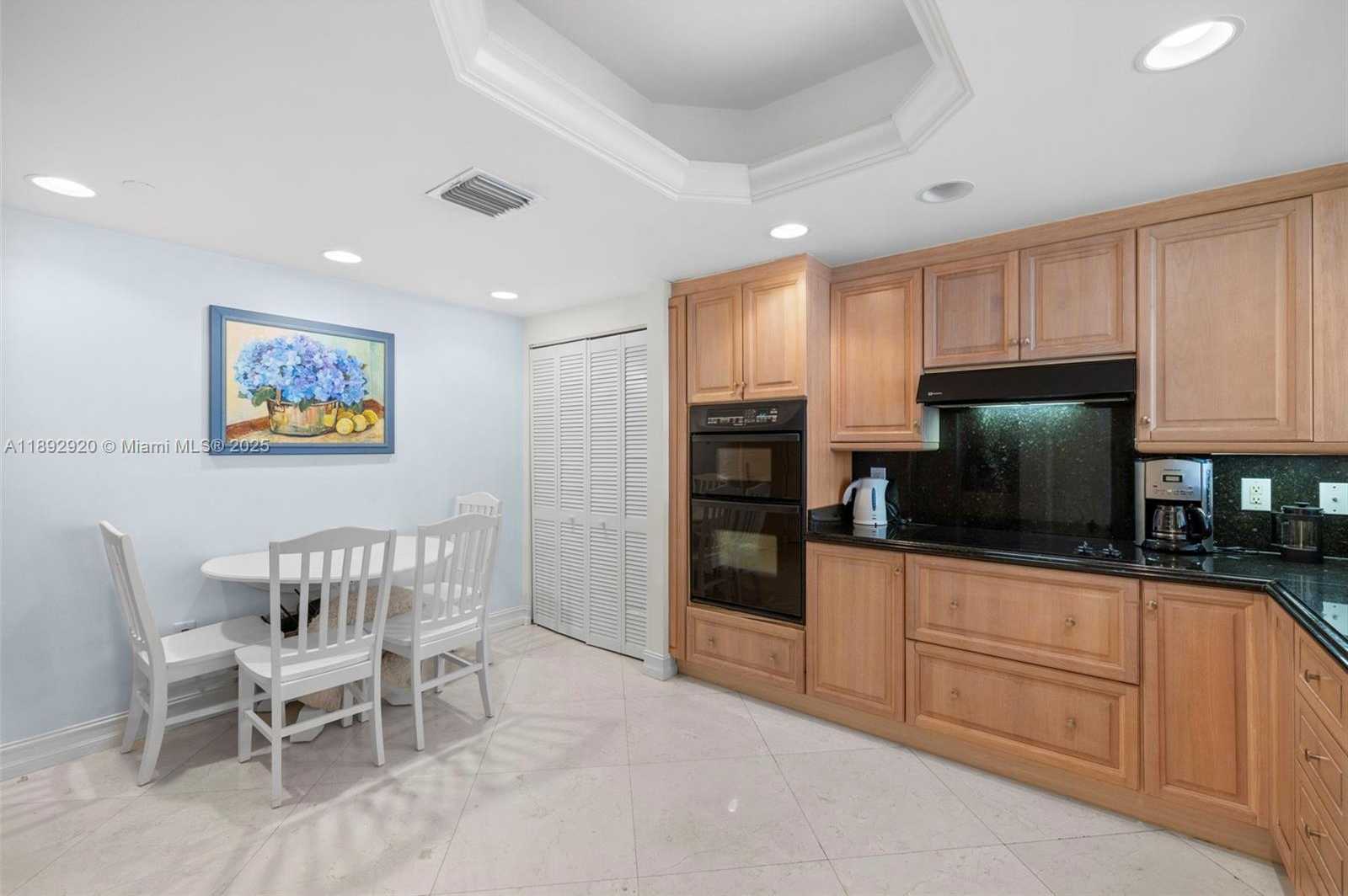 Small Image of Surfside Number 23
