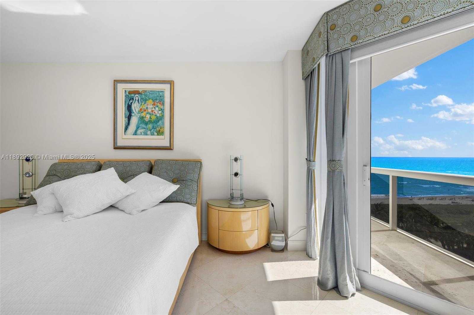 Small Image of Surfside Number 32