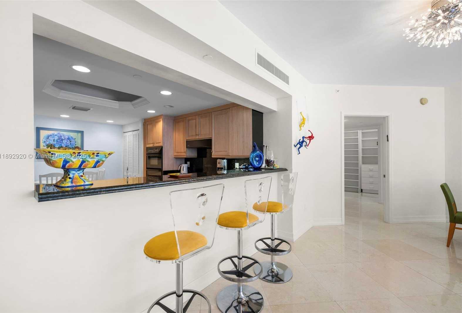 Small Image of Surfside Number 7