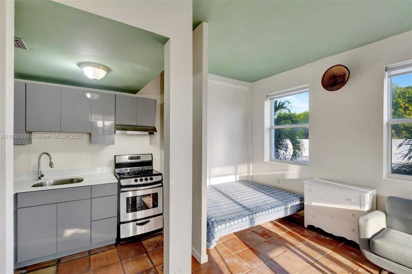 Small Image of 1342 DREXEL AVENUE #301, Miami Beach Number 4