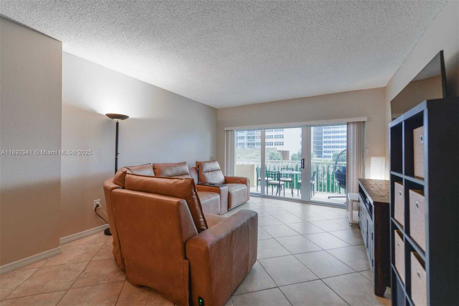 Small Image of 1980 SOUTH OCEAN DR #4L, Hallandale Beach Number 5
