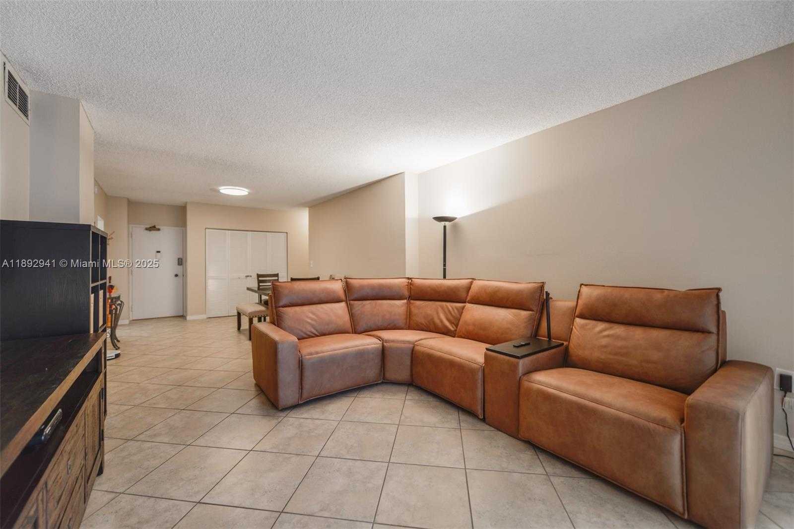 Small Image of 1980 SOUTH OCEAN DR #4L, Hallandale Beach Number 7
