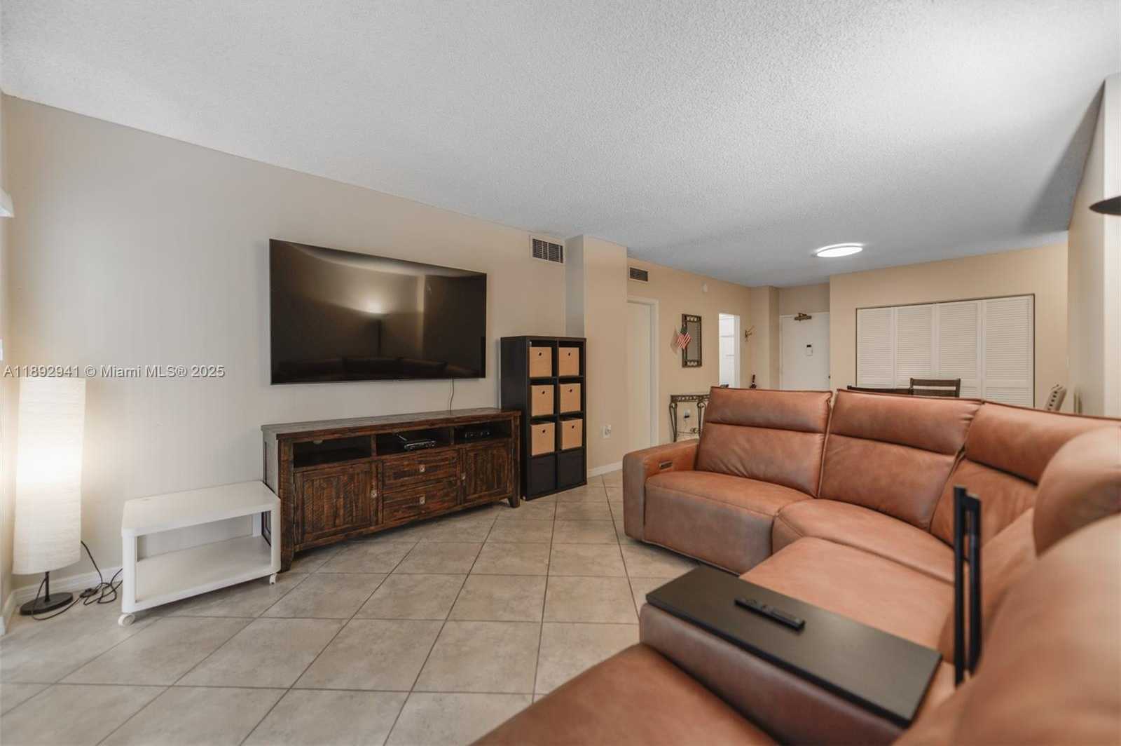 Small Image of 1980 SOUTH OCEAN DR #4L, Hallandale Beach Number 8