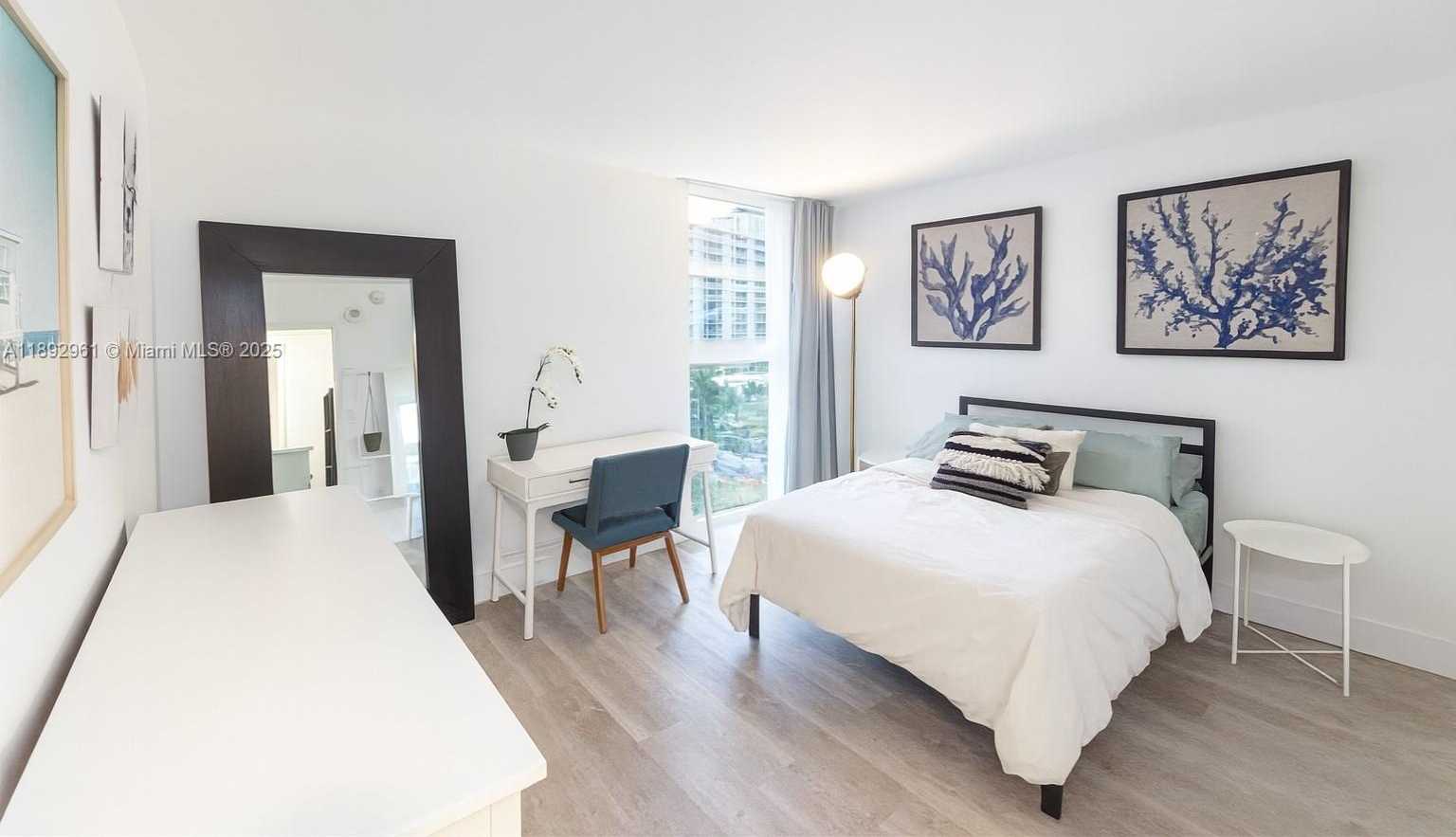 Small Image of 1035 WEST AVE #707, Miami Beach Number 2