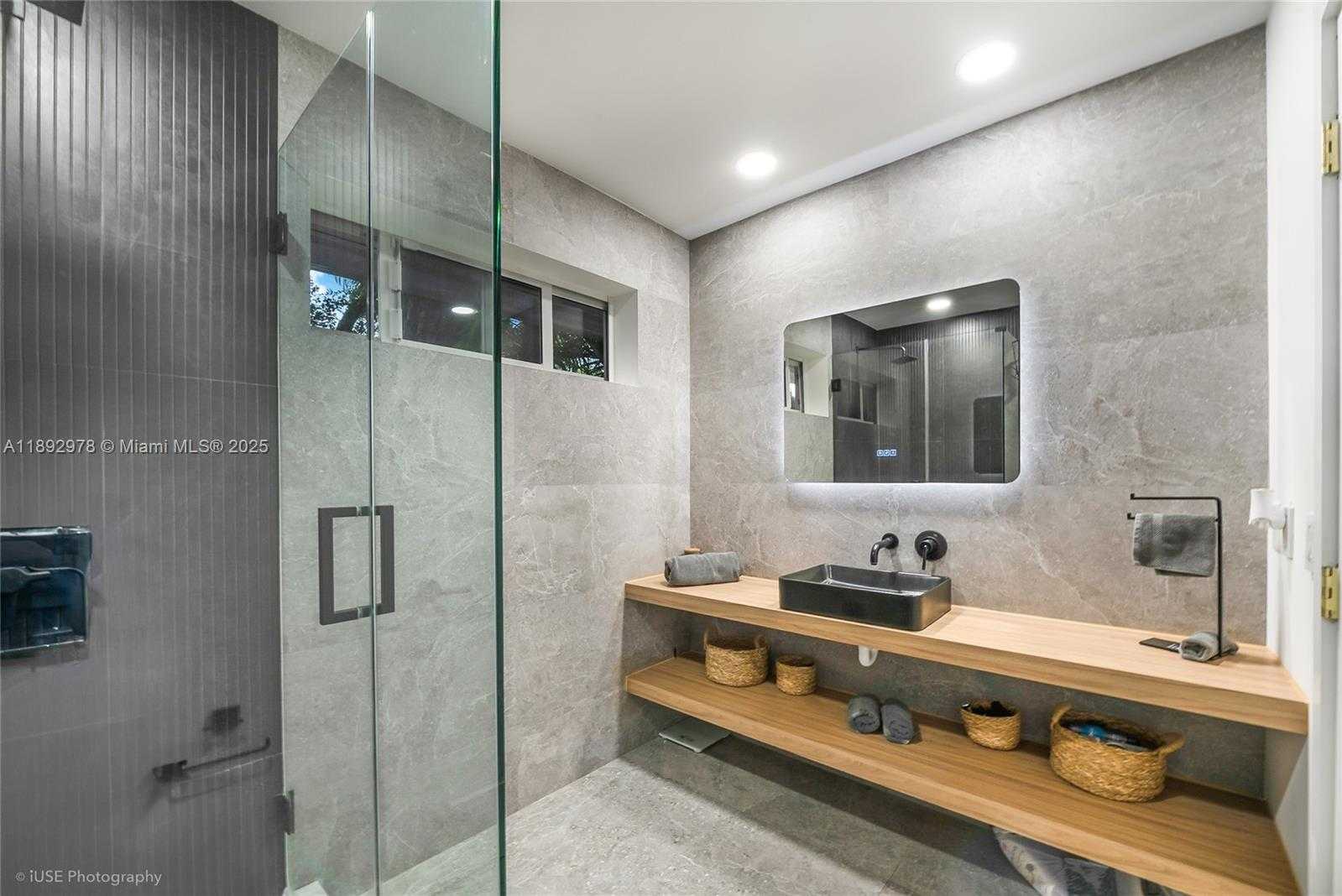 Small Image of 5101 MAGGIORE ST #5101, Coral Gables Number 23