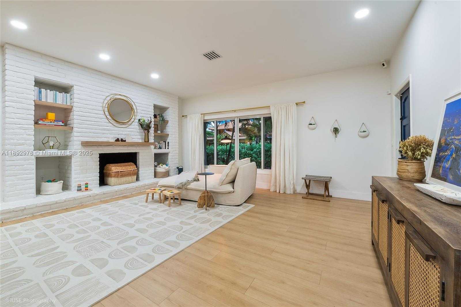 Small Image of 5101 MAGGIORE ST #5101, Coral Gables Number 5