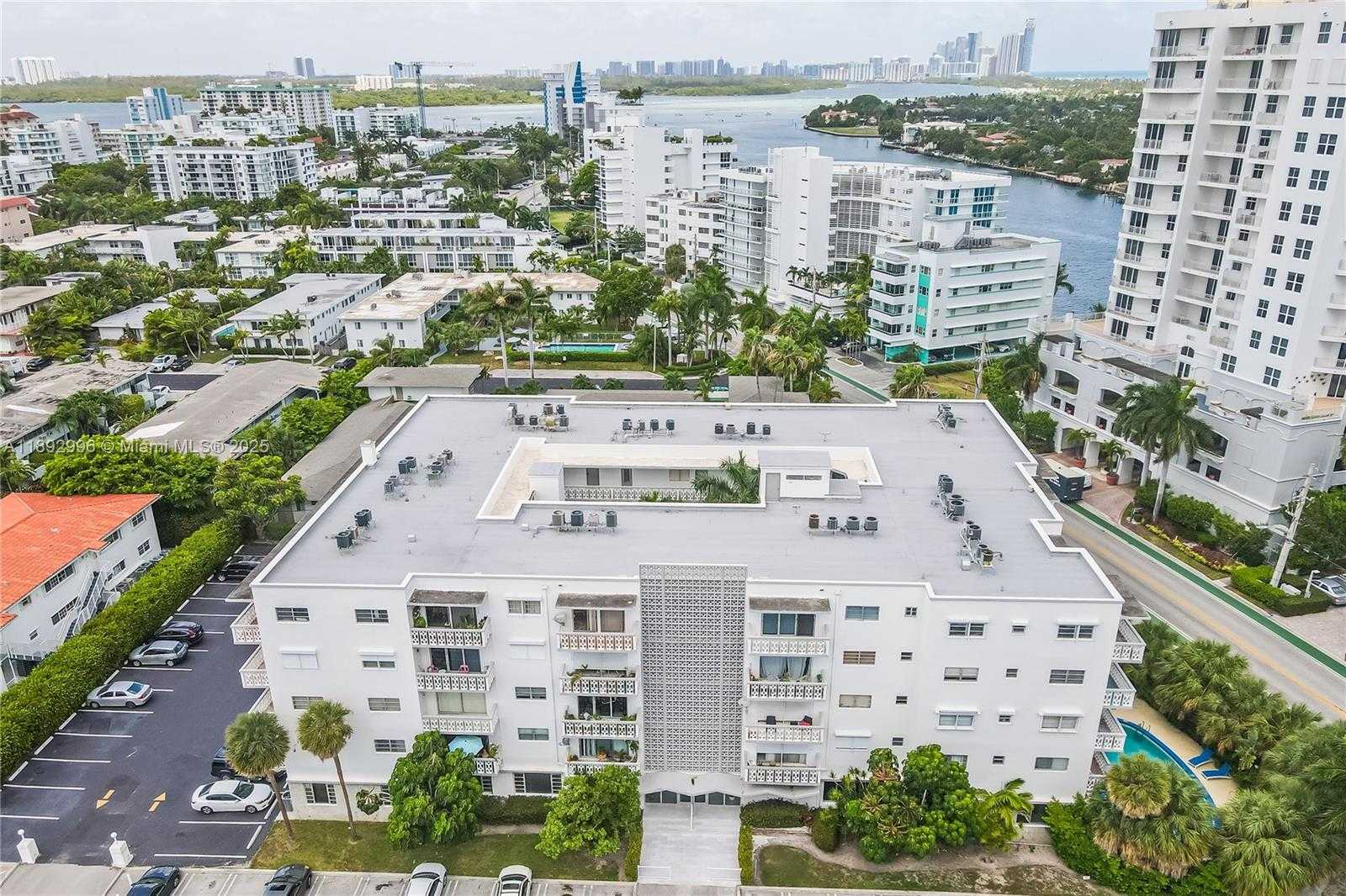 Small Image of 9700 EAST BAY HARBOR DR #305, Bay Harbor Islands Number 20