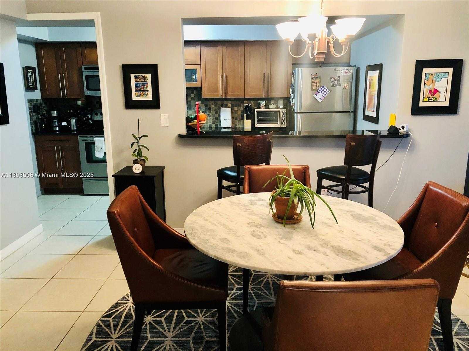 Small Image of 18071 BISCAYNE BLVD #302, Aventura Number 17