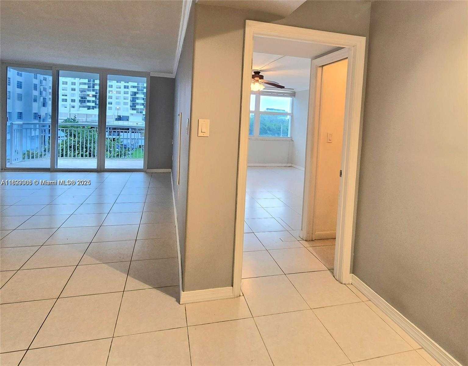 Small Image of 18071 BISCAYNE BLVD #302, Aventura Number 19