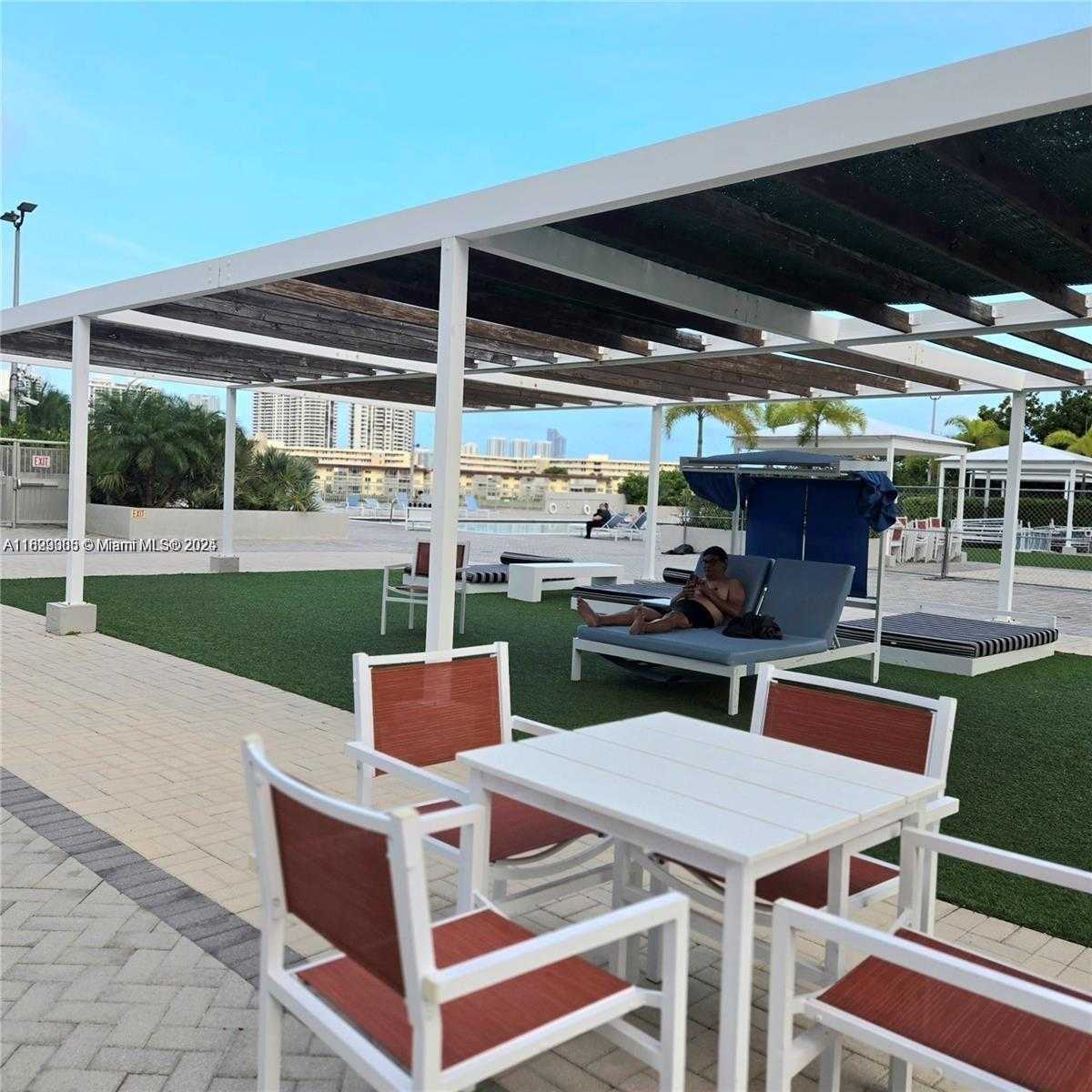 Small Image of 18071 BISCAYNE BLVD #302, Aventura Number 25