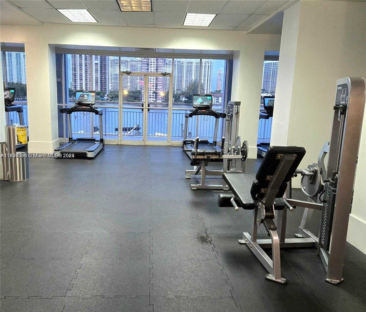 Small Image of 18071 BISCAYNE BLVD #302, Aventura Number 30