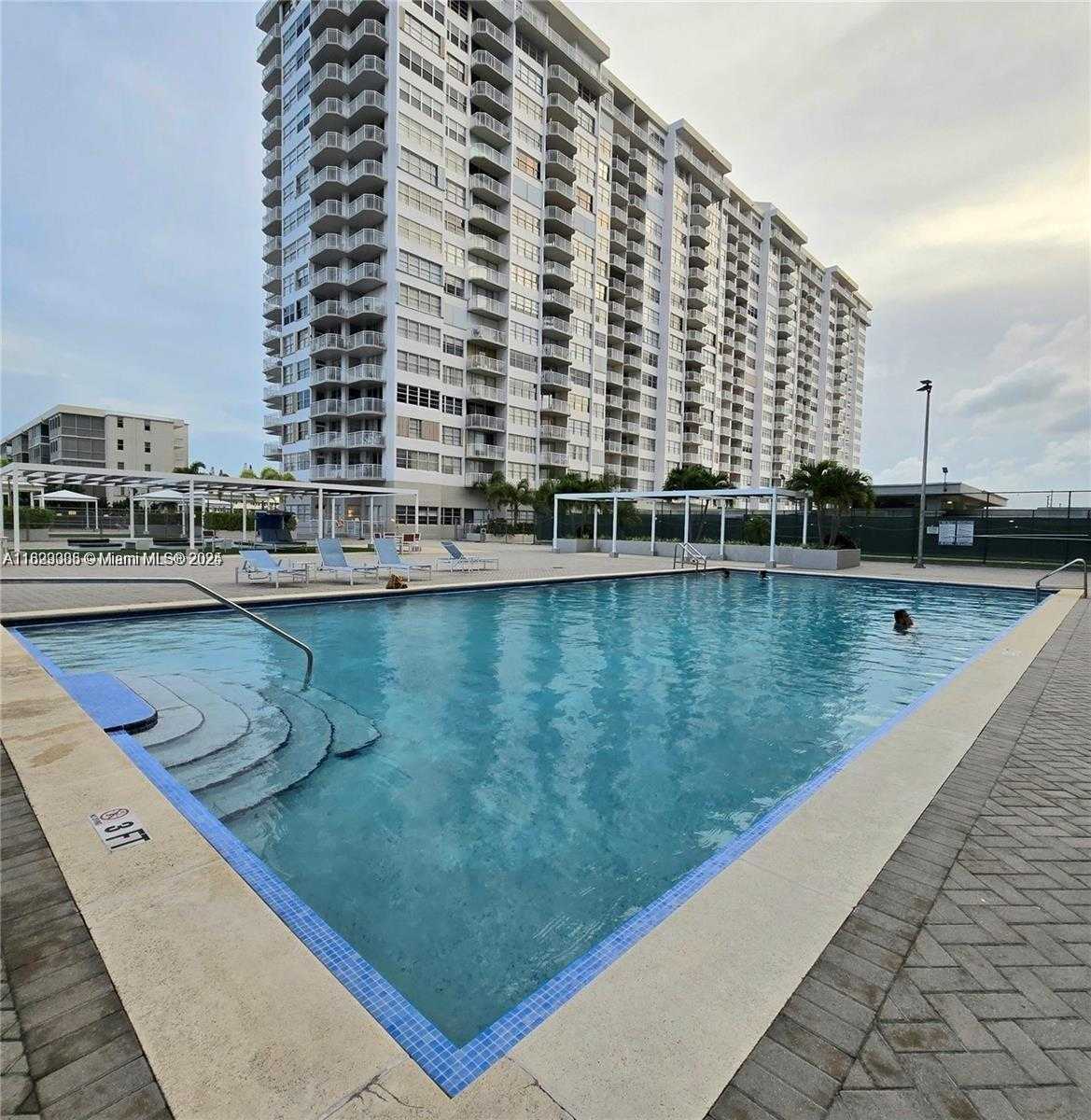 Small Image of 18071 BISCAYNE BLVD #302, Aventura Number 33