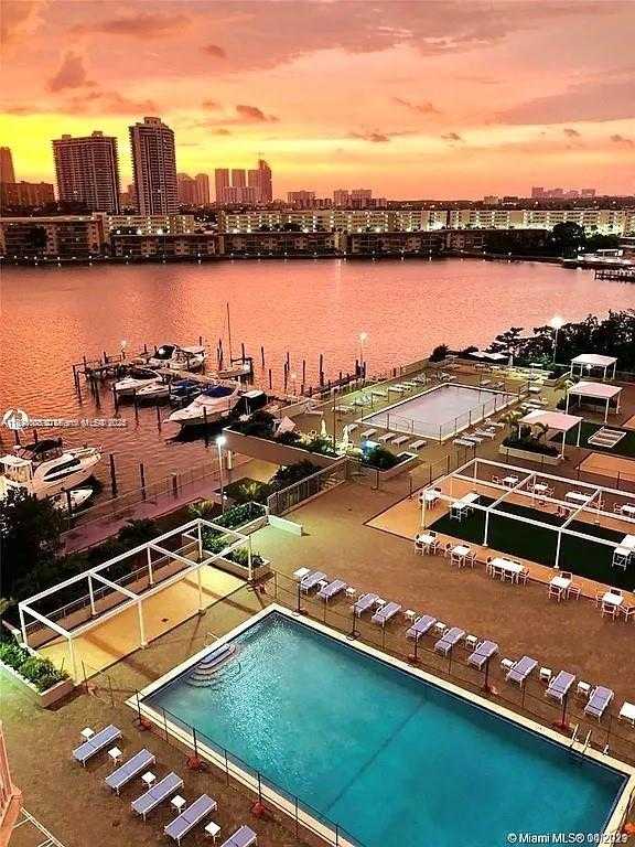 Small Image of 18071 BISCAYNE BLVD #302, Aventura Number 34