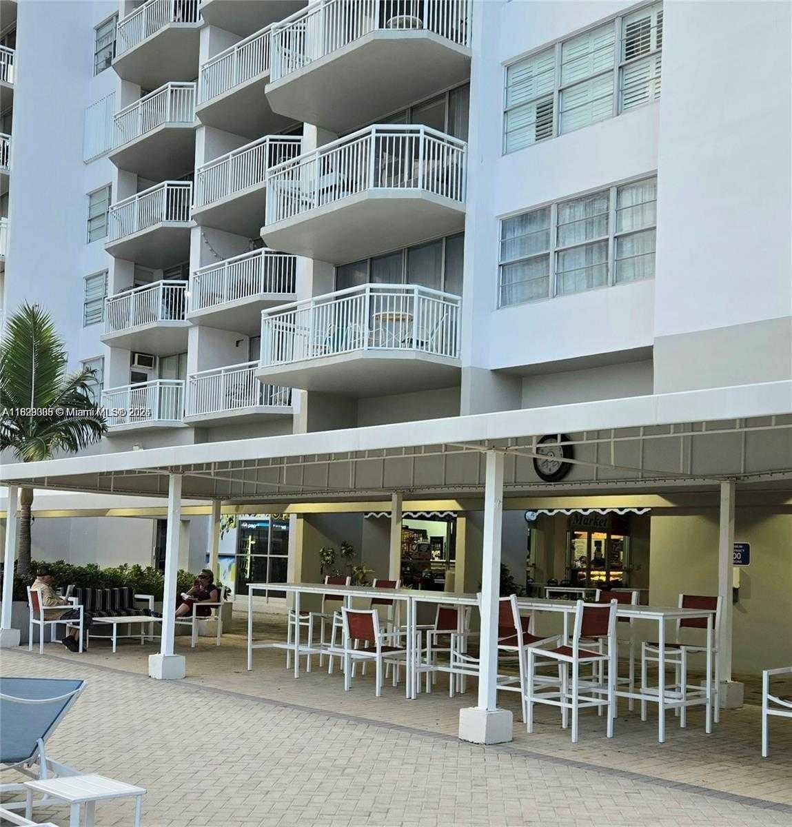Small Image of 18071 BISCAYNE BLVD #302, Aventura Number 35