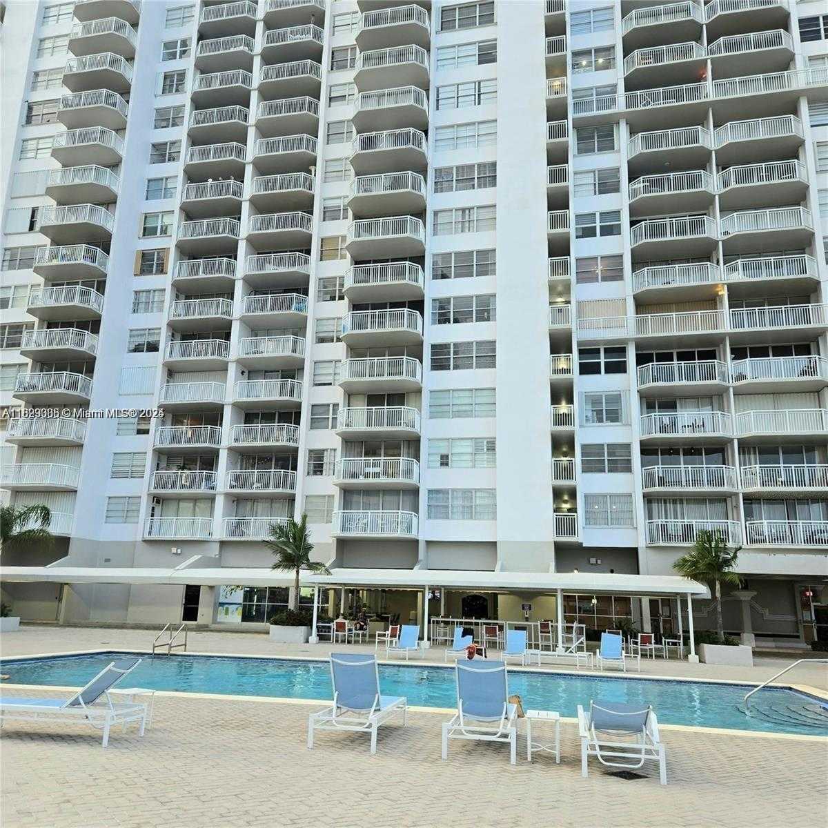 Small Image of 18071 BISCAYNE BLVD #302, Aventura Number 36