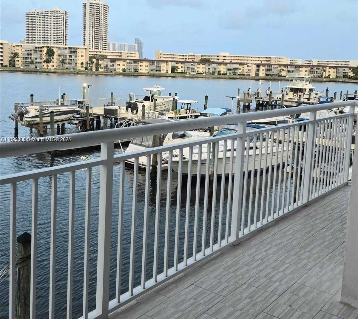Small Image of 18071 BISCAYNE BLVD #302, Aventura Number 5