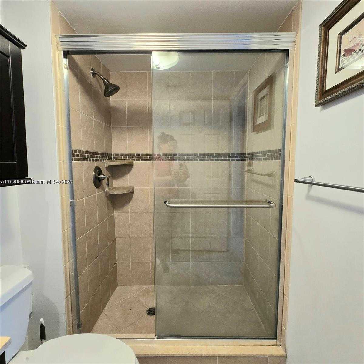 Small Image of 18071 BISCAYNE BLVD #302, Aventura Number 8