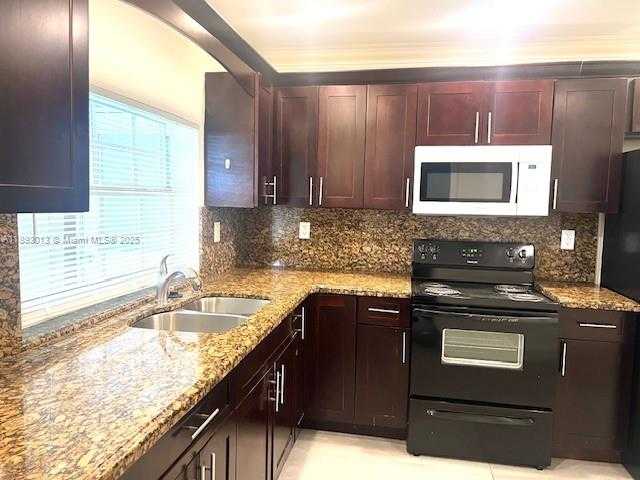 Small Image of 8831 NORTH WEST 10TH ST, Pembroke Pines Number 12
