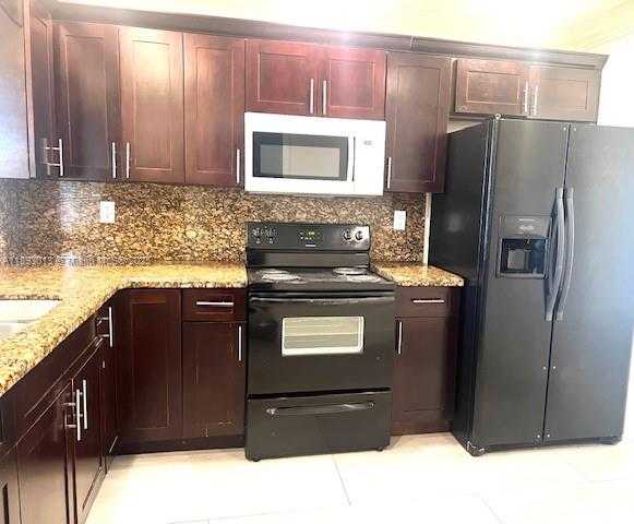 Small Image of 8831 NORTH WEST 10TH ST, Pembroke Pines Number 13