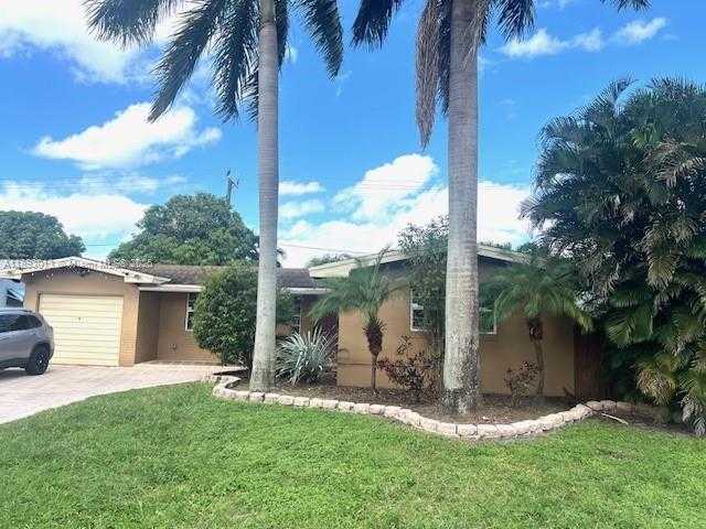 Small Image of 8831 NORTH WEST 10TH ST, Pembroke Pines Number 2