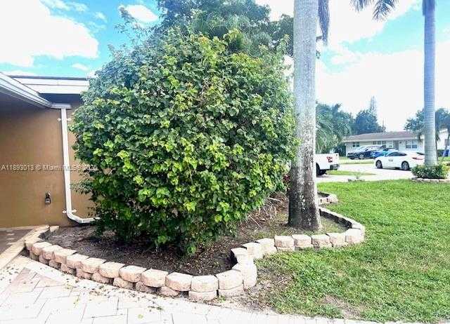 Small Image of 8831 NORTH WEST 10TH ST, Pembroke Pines Number 27