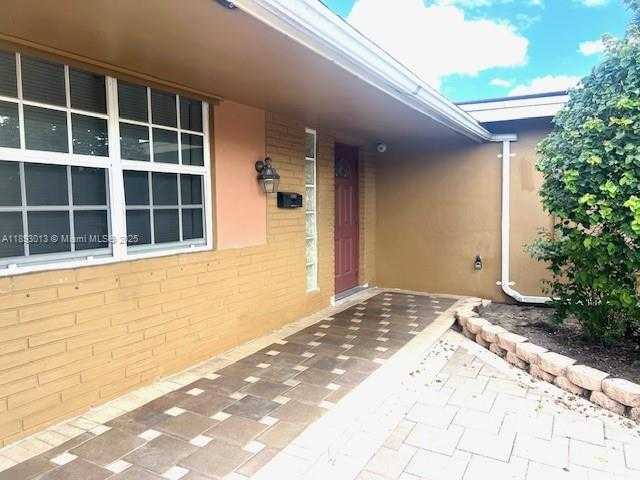 Small Image of 8831 NORTH WEST 10TH ST, Pembroke Pines Number 28