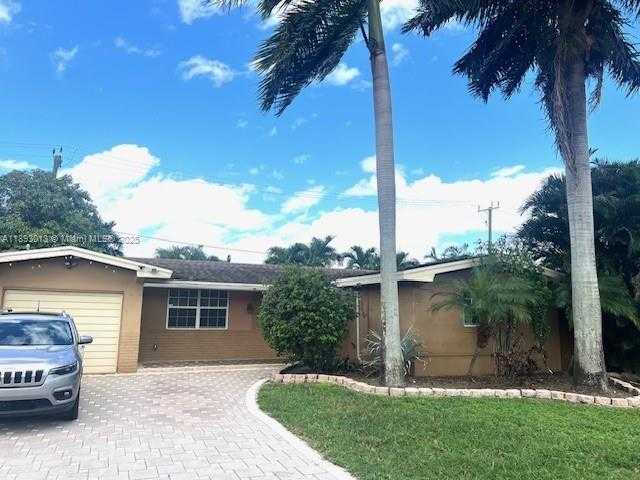 Small Image of 8831 NORTH WEST 10TH ST, Pembroke Pines Number 3
