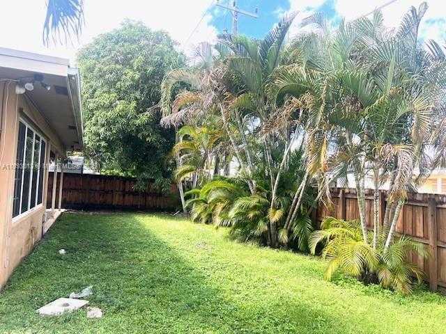 Small Image of 8831 NORTH WEST 10TH ST, Pembroke Pines Number 37