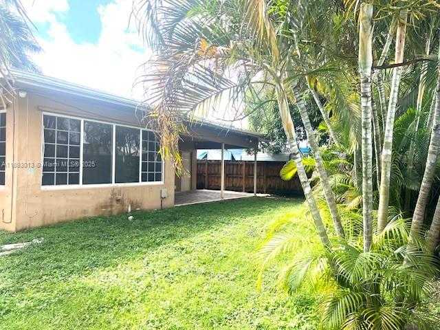 Small Image of 8831 NORTH WEST 10TH ST, Pembroke Pines Number 38