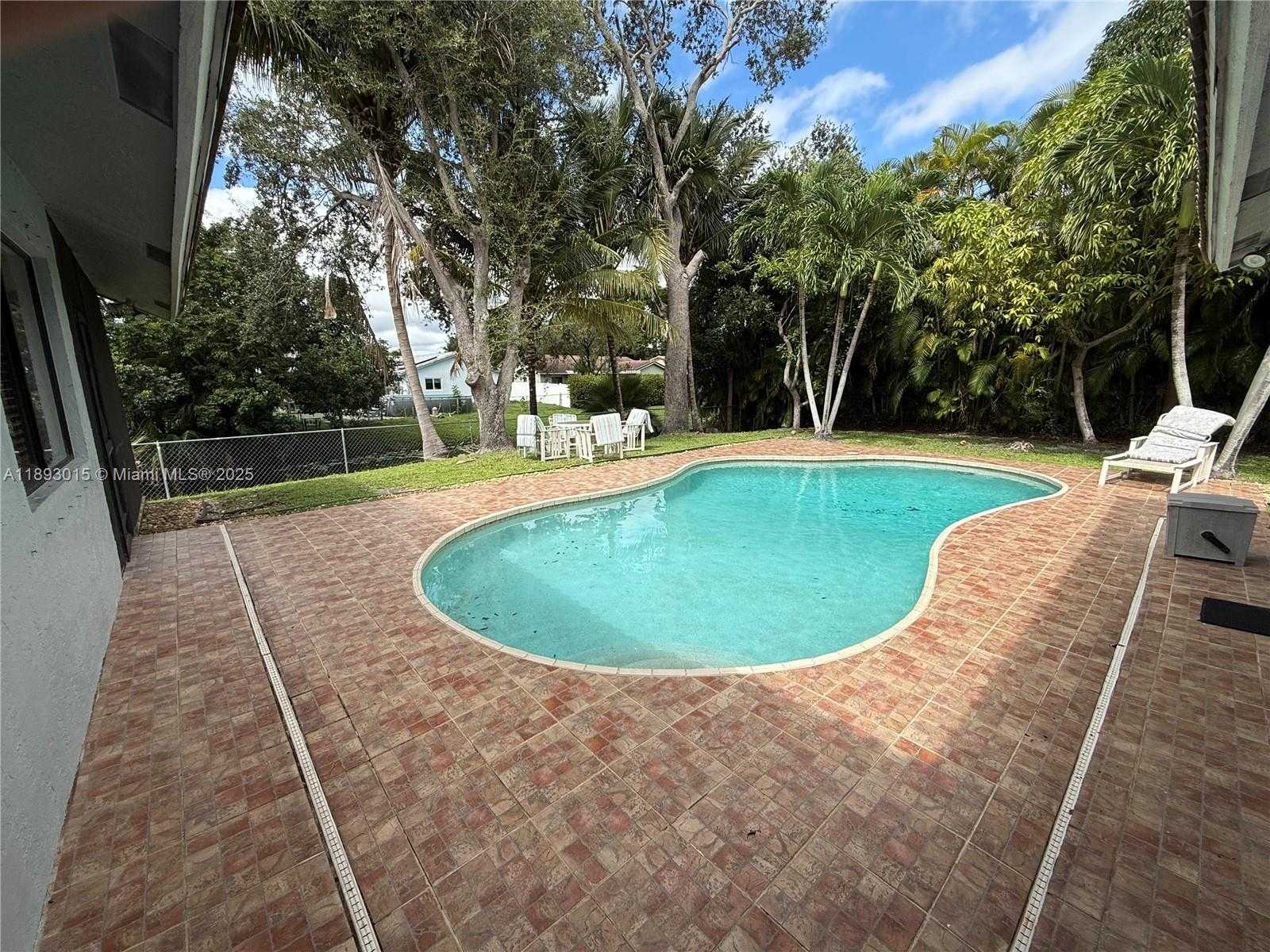 Small Image of 2456 NORTH WEST 97TH LN, Coral Springs Number 15