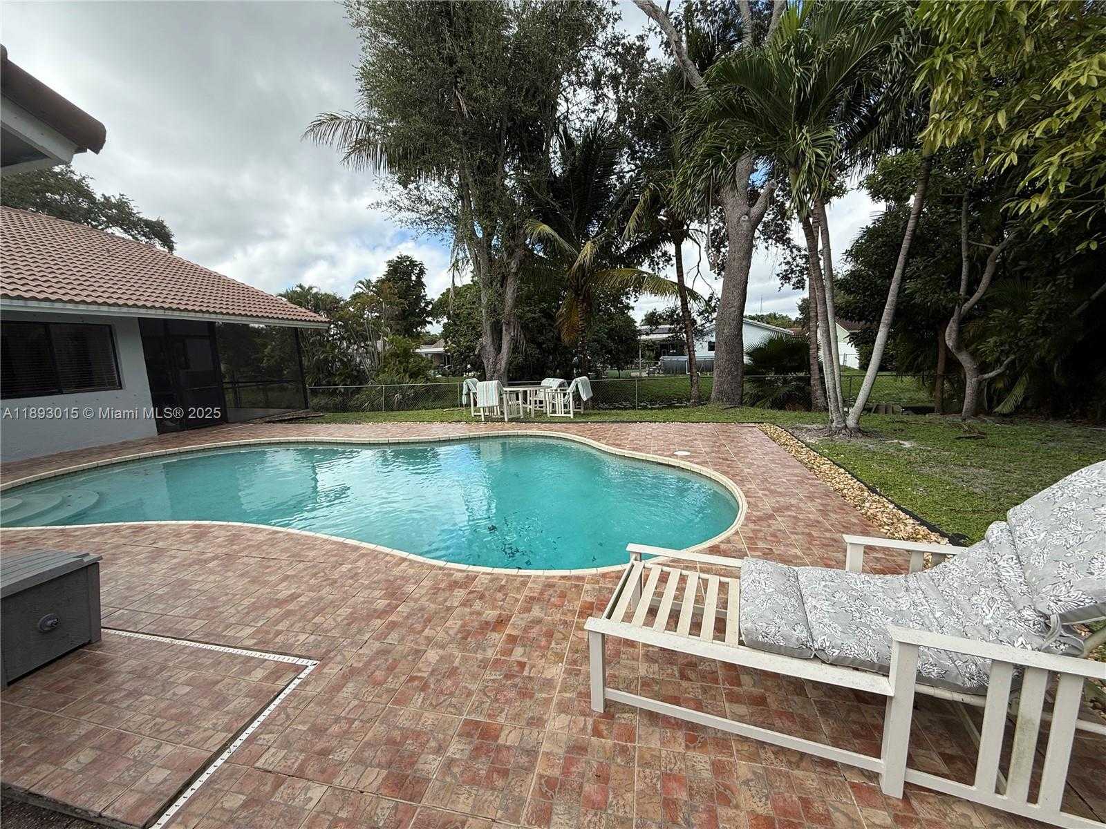 Small Image of 2456 NORTH WEST 97TH LN, Coral Springs Number 17