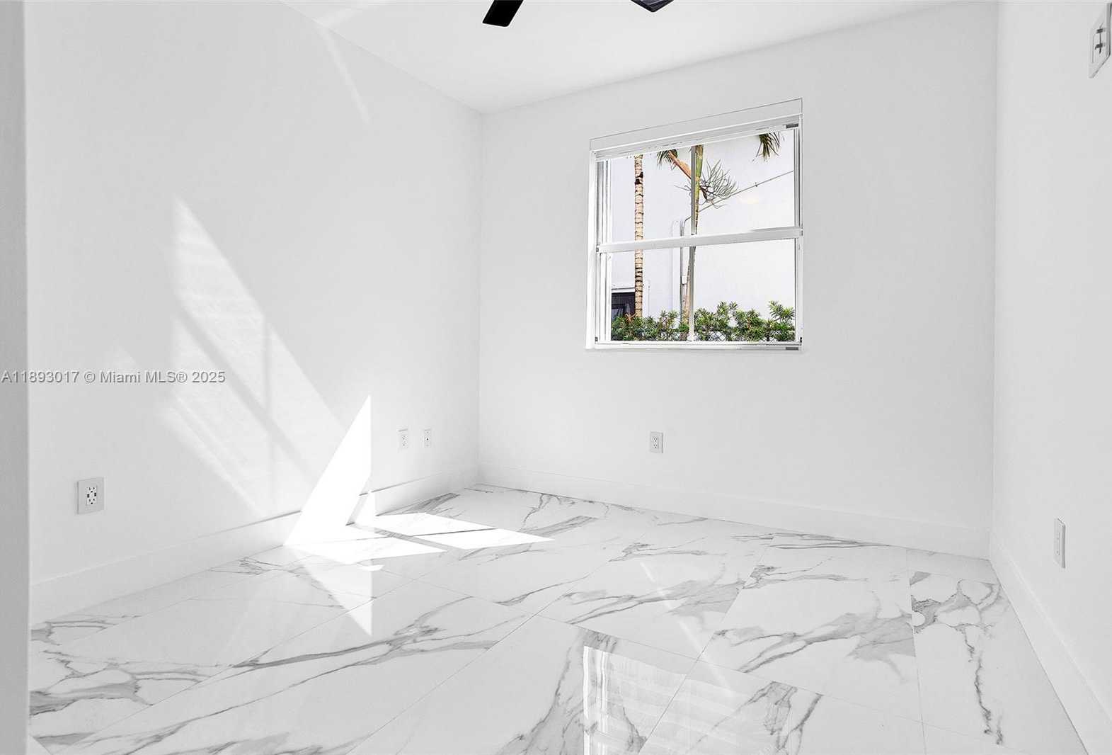 Small Image of 14532 SOUTH WEST 13TH TER, Miami Number 10