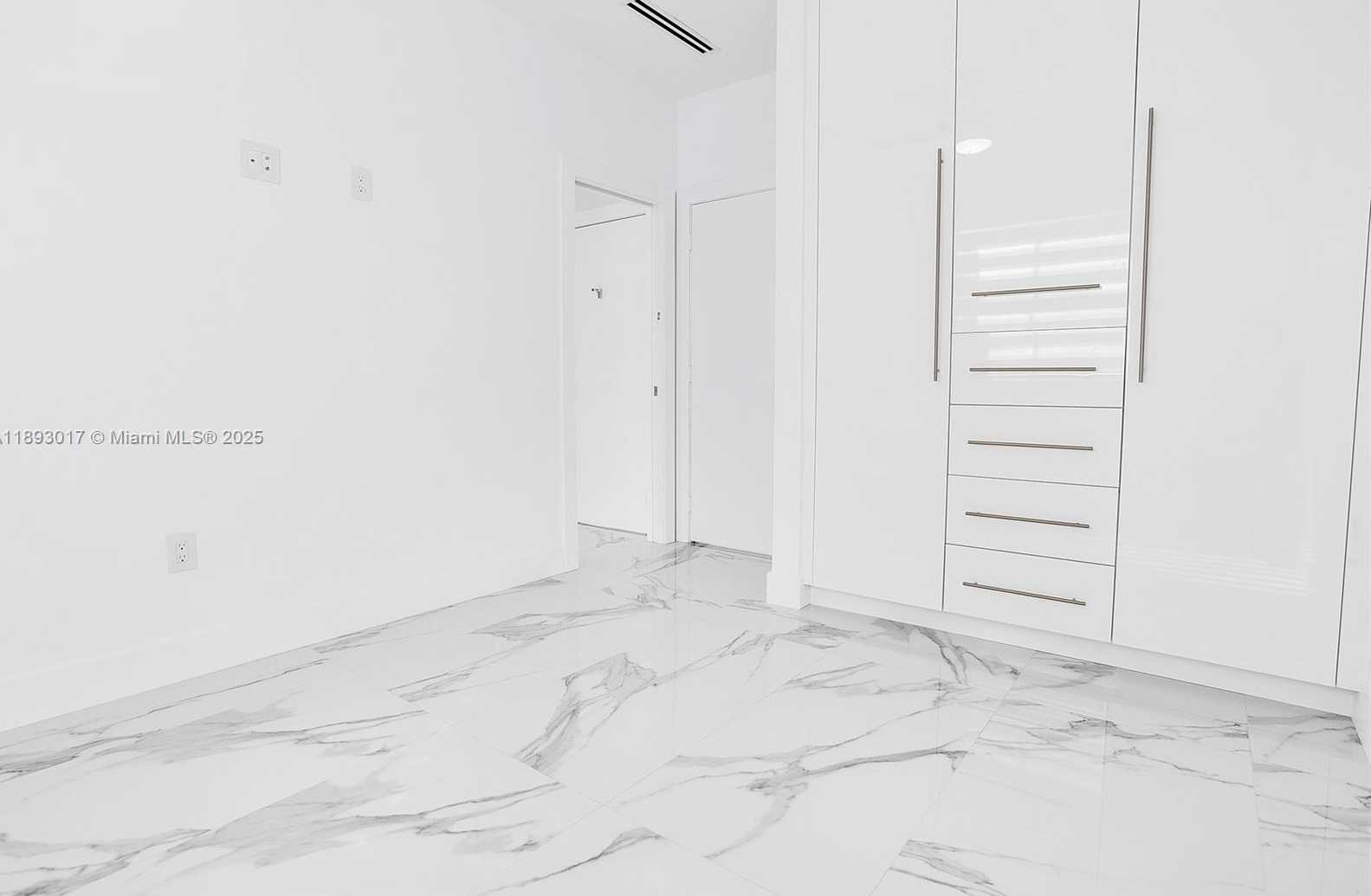 Small Image of 14532 SOUTH WEST 13TH TER, Miami Number 11