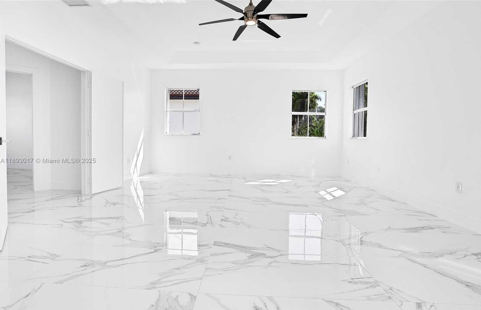 Small Image of 14532 SOUTH WEST 13TH TER, Miami Number 17