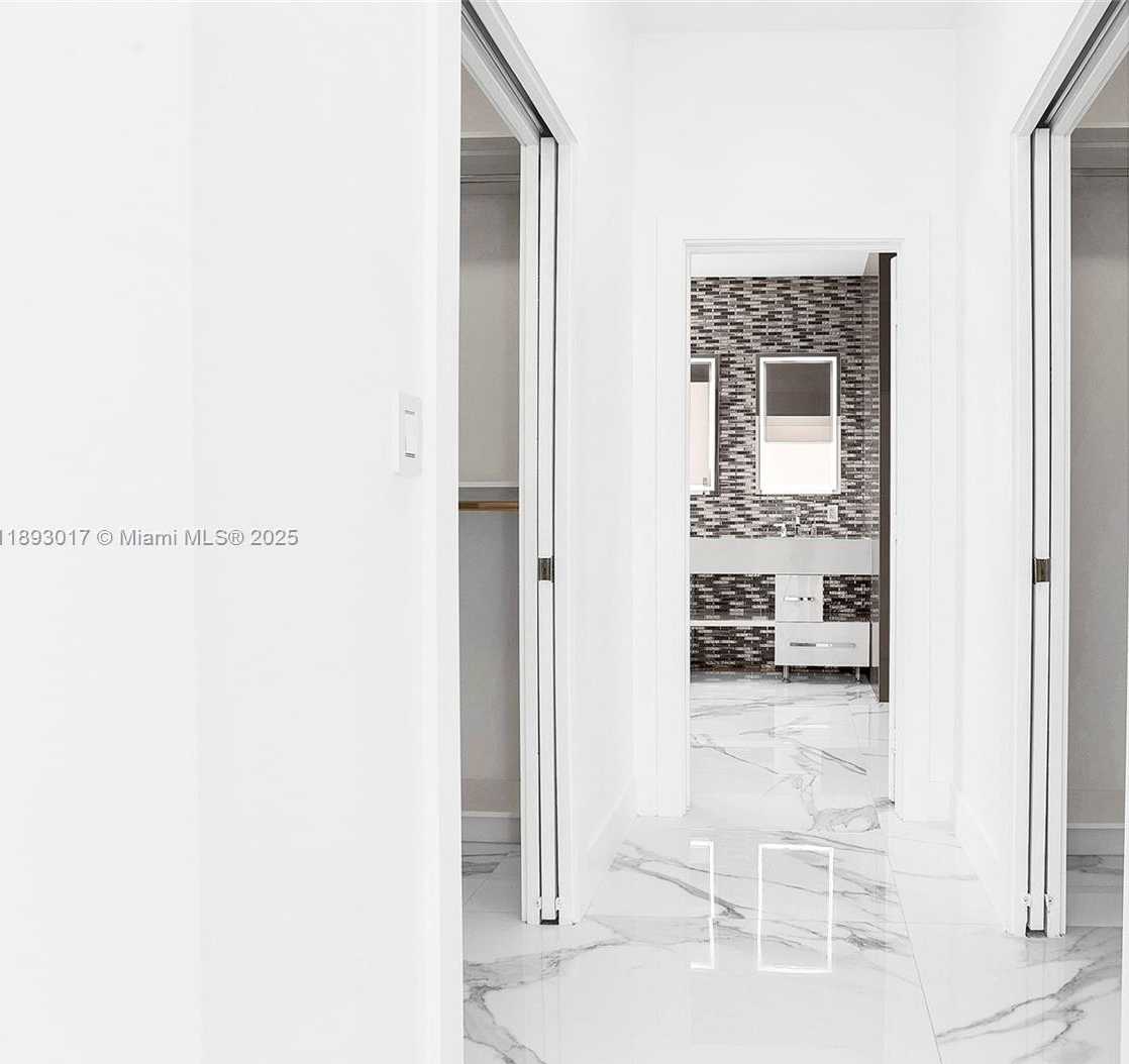Small Image of 14532 SOUTH WEST 13TH TER, Miami Number 19