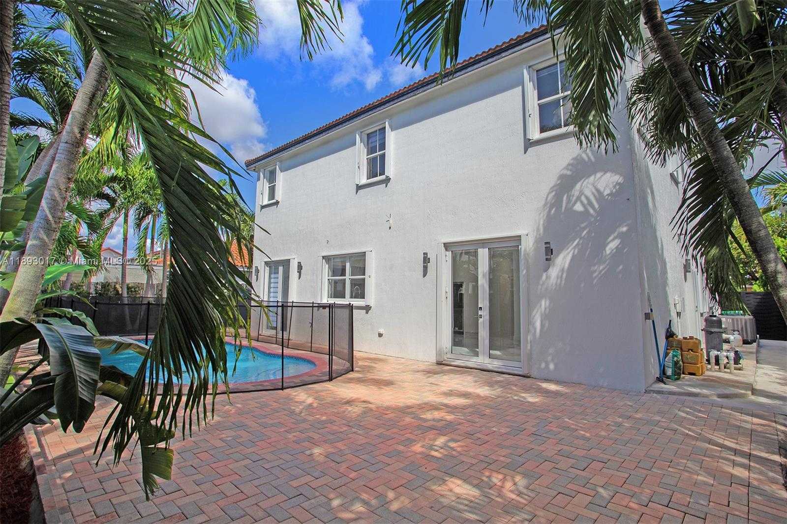 Small Image of 14532 SOUTH WEST 13TH TER, Miami Number 31