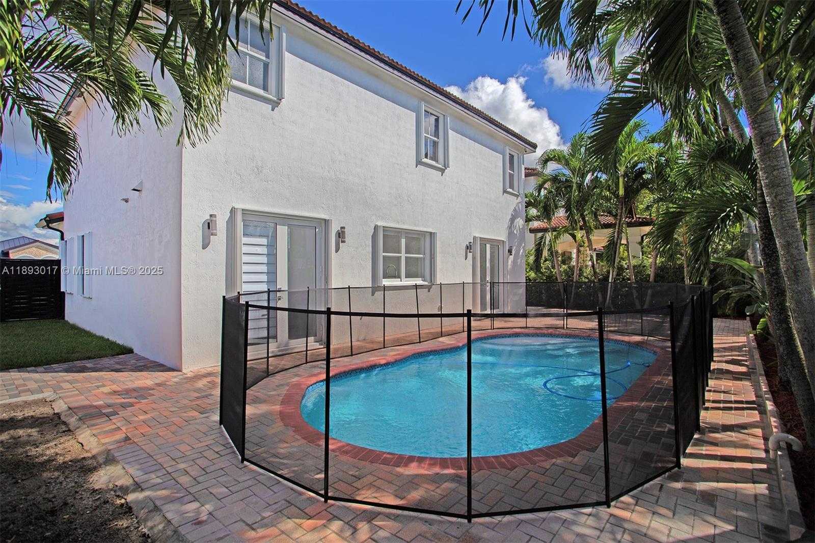 Small Image of 14532 SOUTH WEST 13TH TER, Miami Number 32