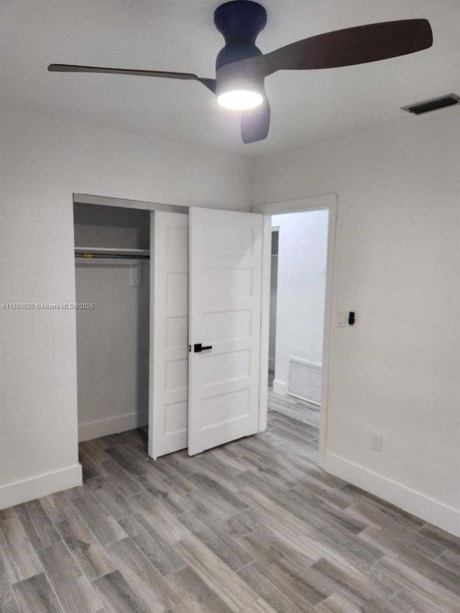 Small Image of 10815 SOUTH WEST 157TH TER, Miami Number 12