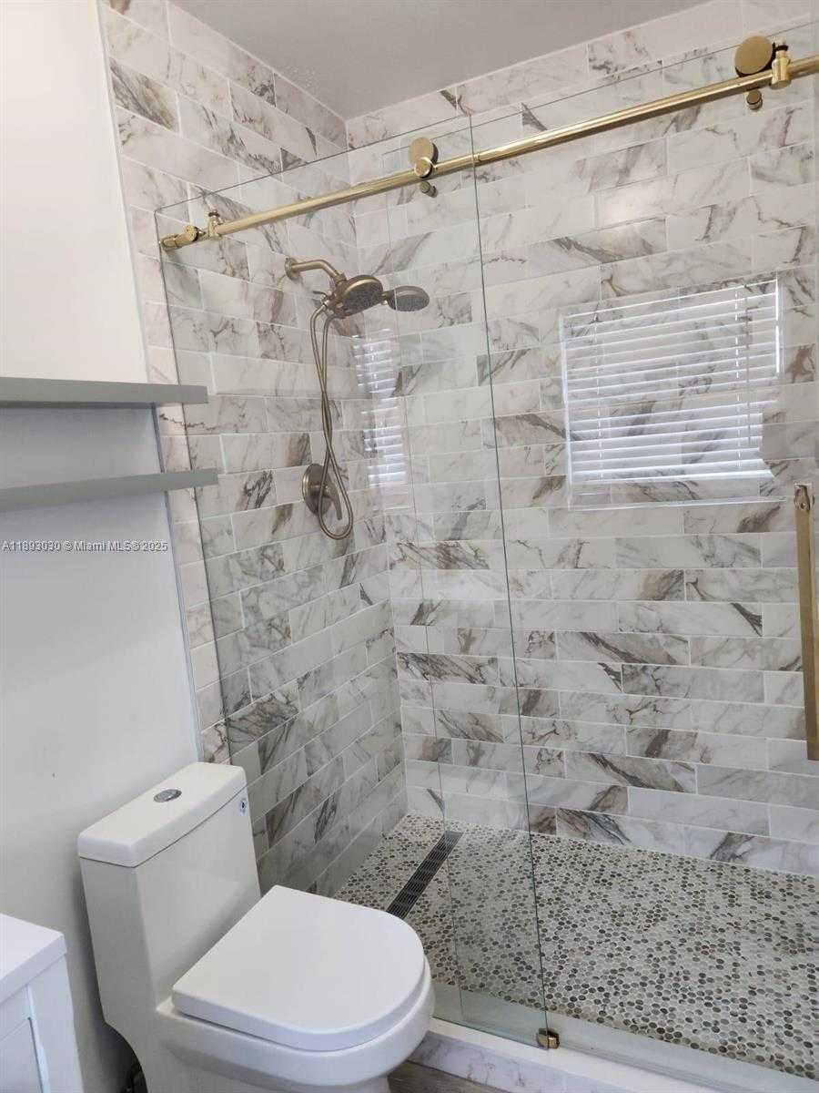 Small Image of 10815 SOUTH WEST 157TH TER, Miami Number 19